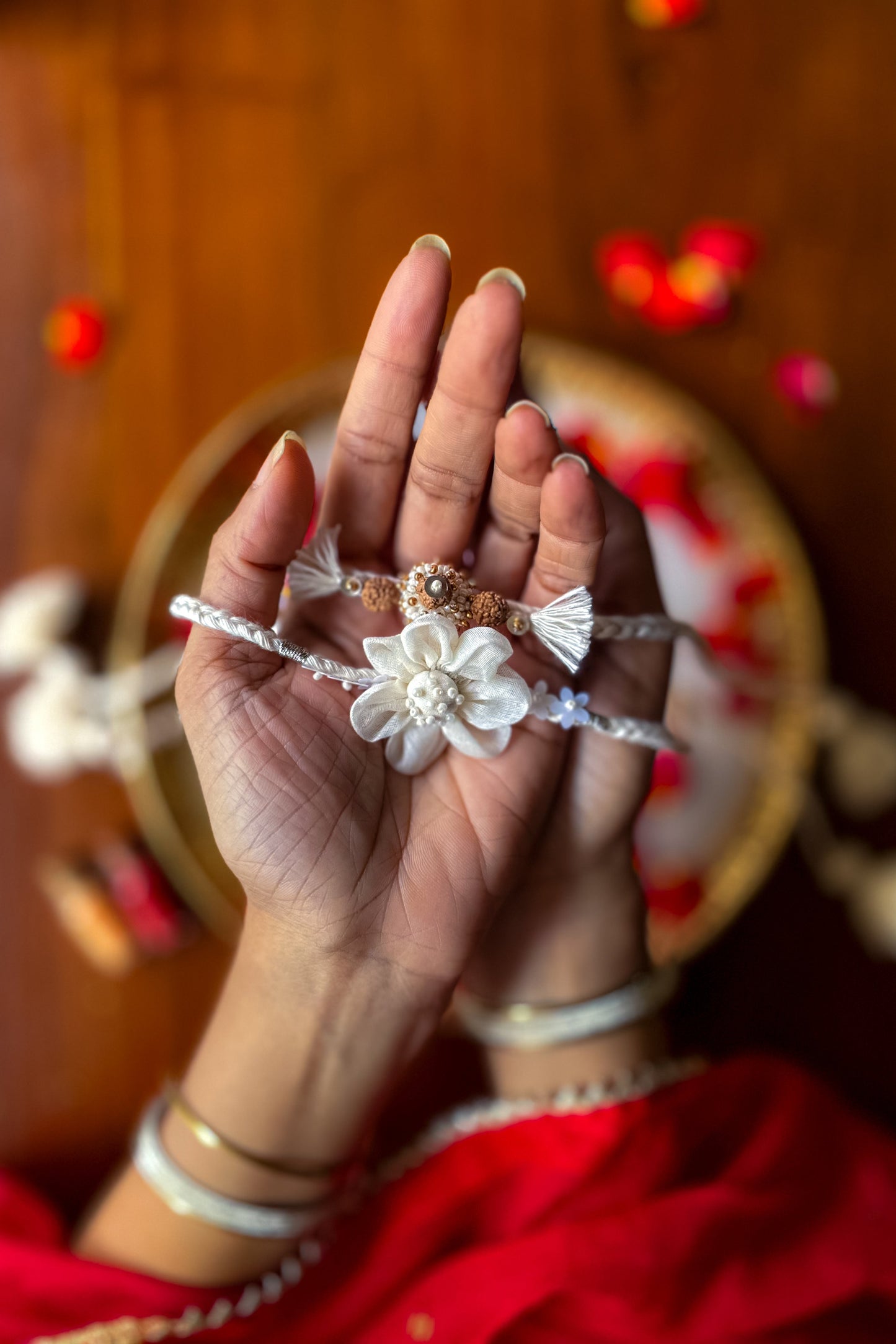 Shwet Raksha Dhaga