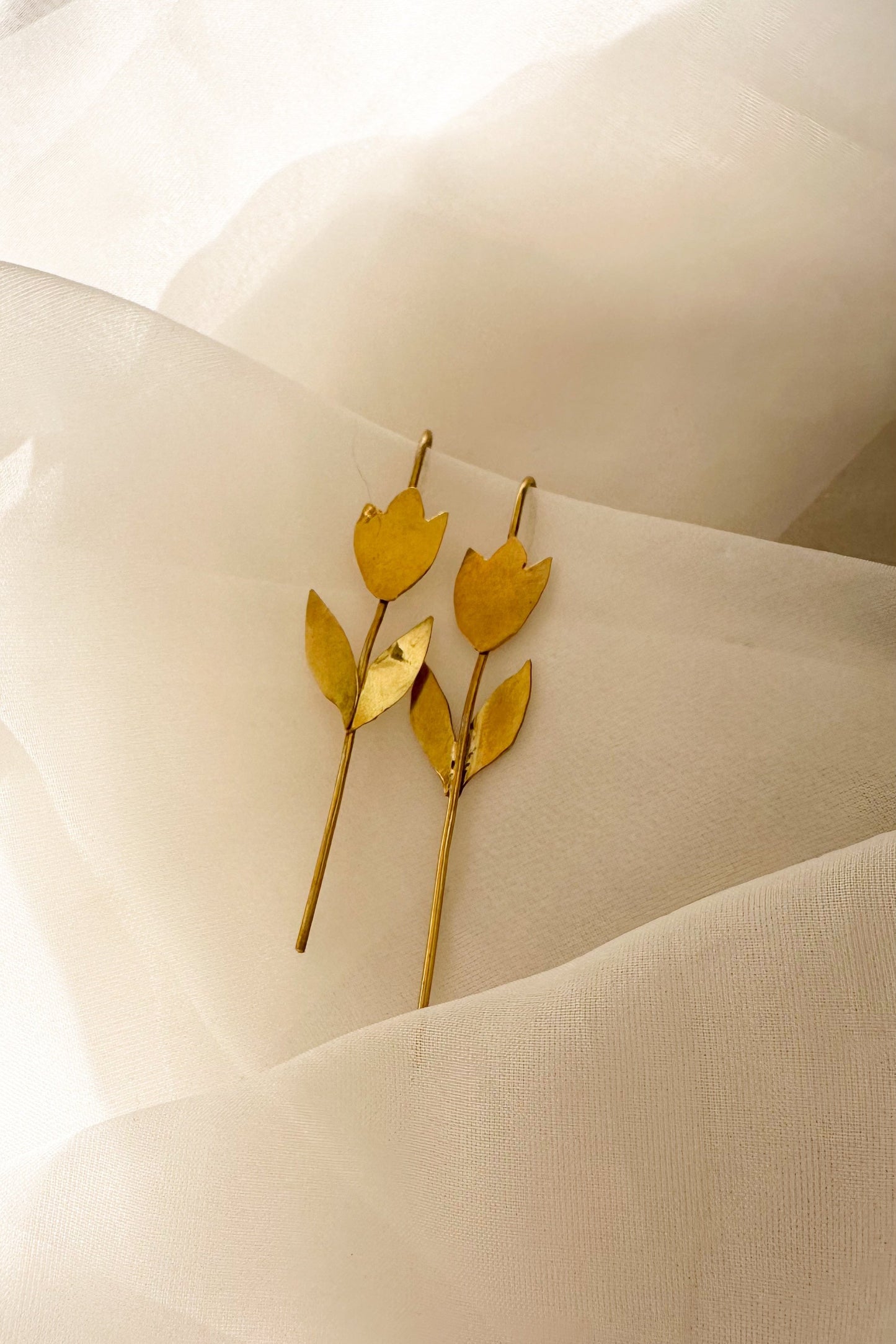 Tulip Ear cuff