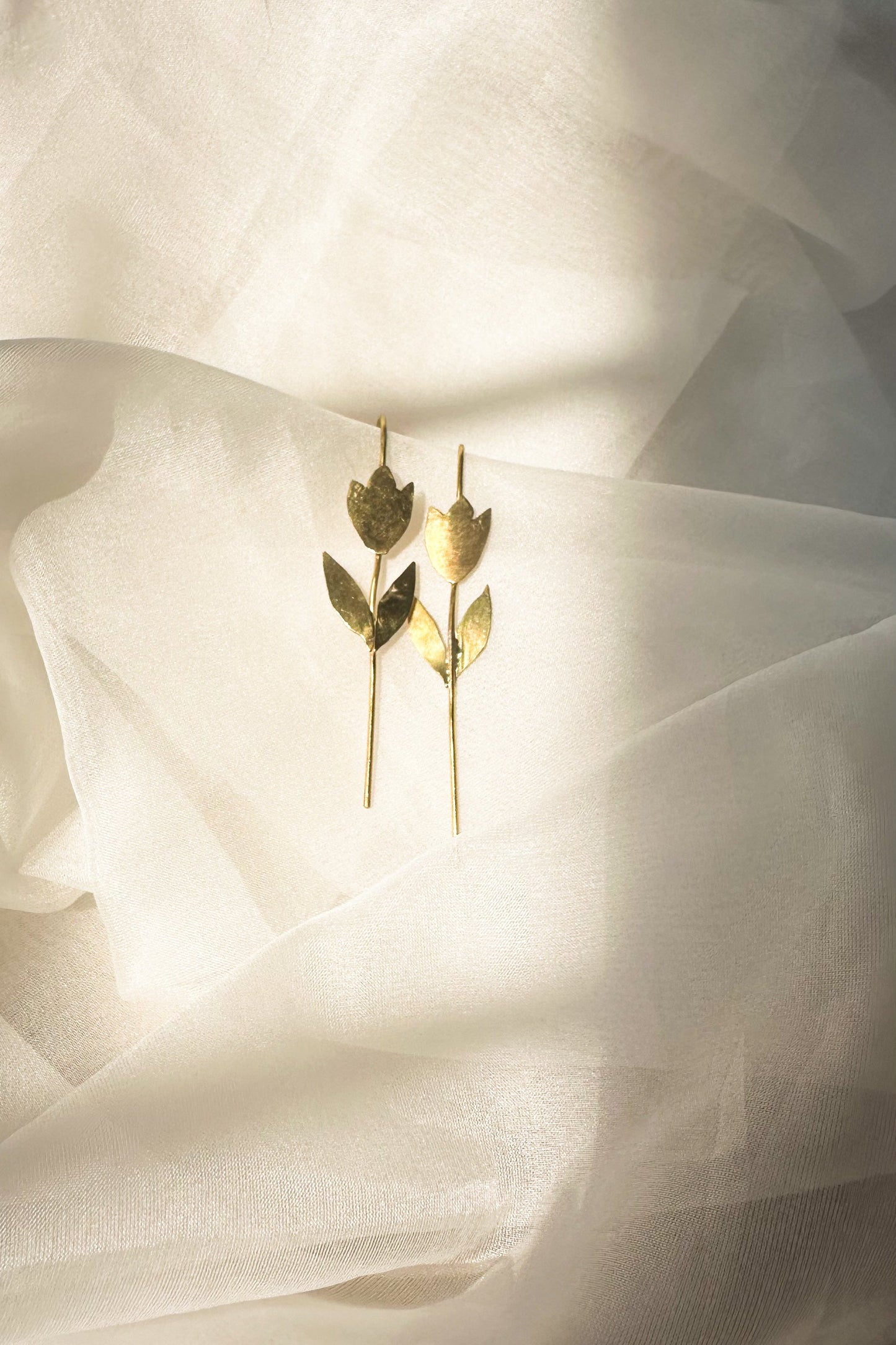 Tulip Ear cuff