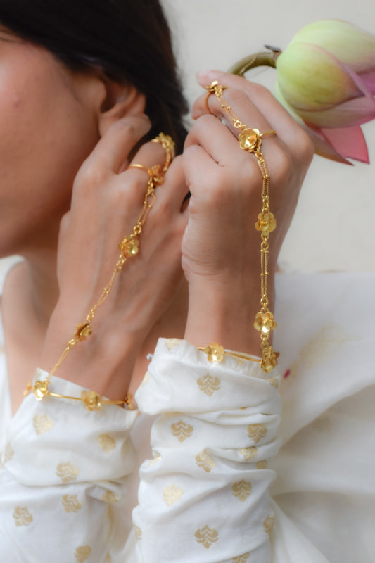 Sona Hathphool